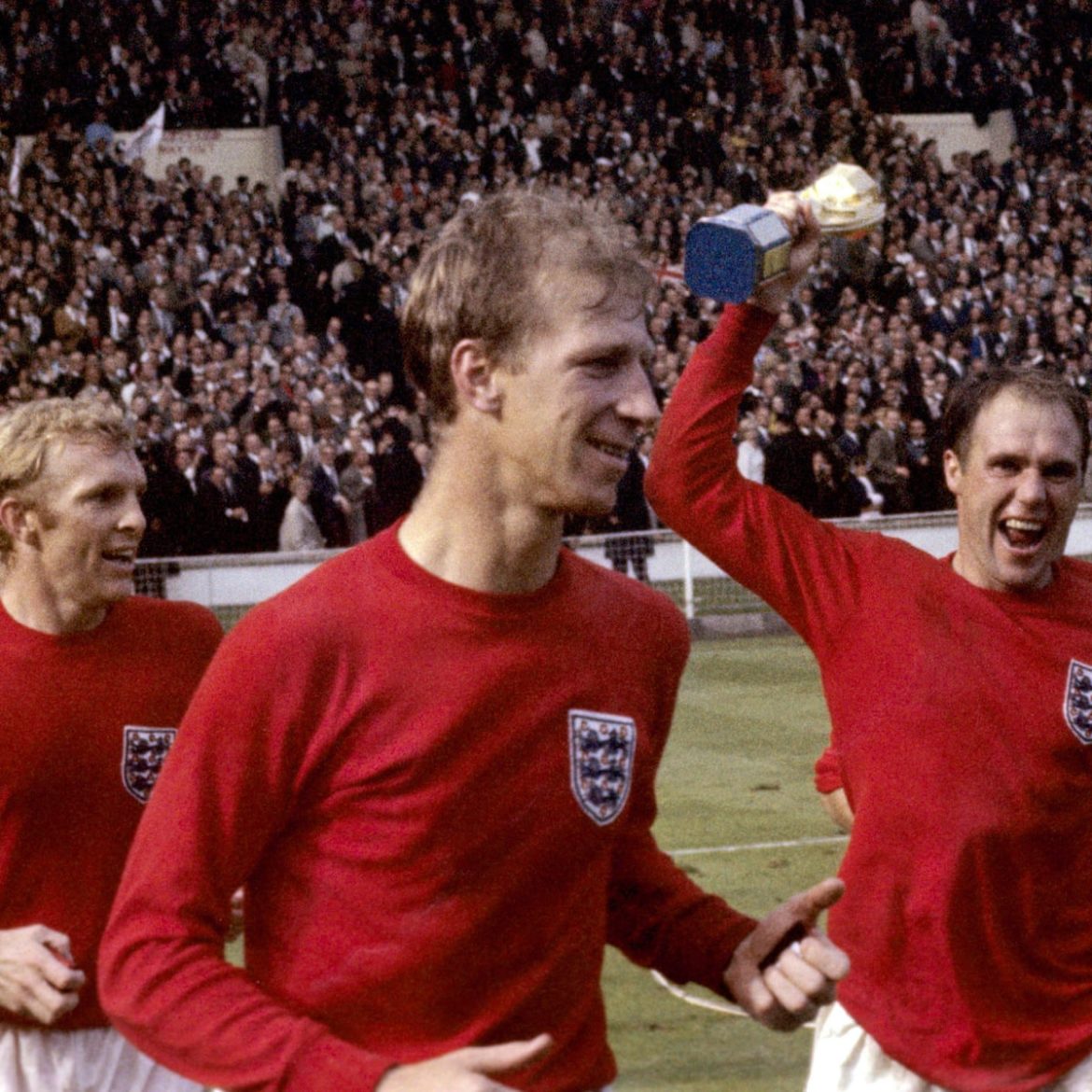 Jack Charlton dies aged 85