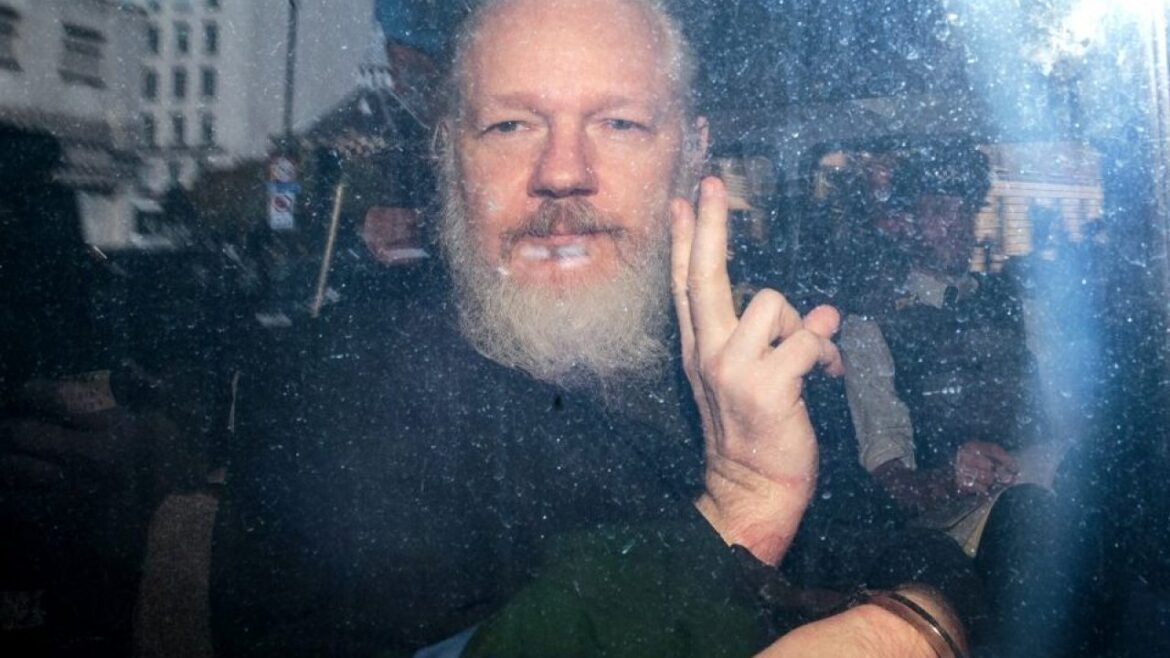ASSANGE TRIAL RESUMES