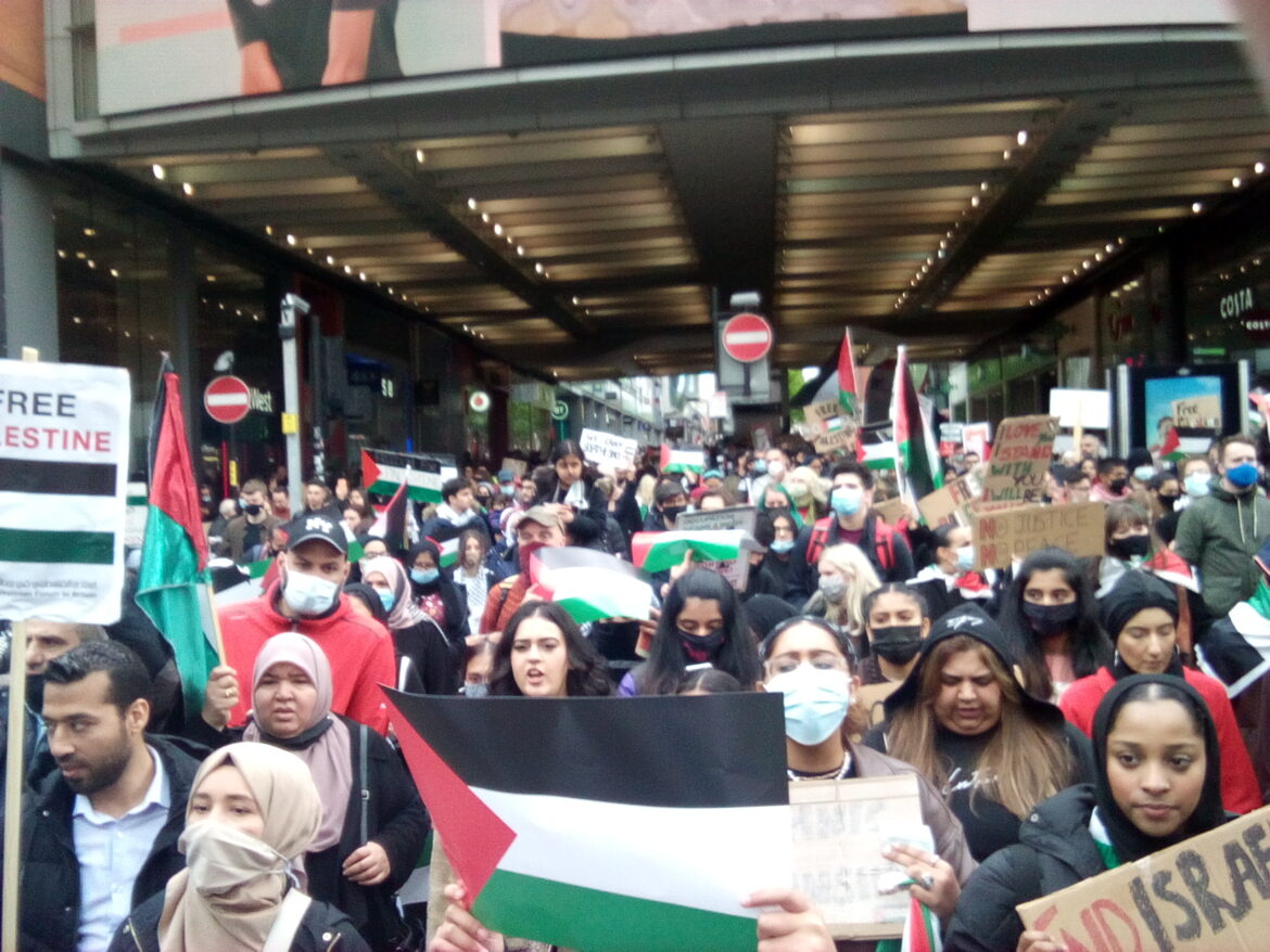 Manchester turns out in its thousands to support the Palestinians [VIDEO & PICTURES]